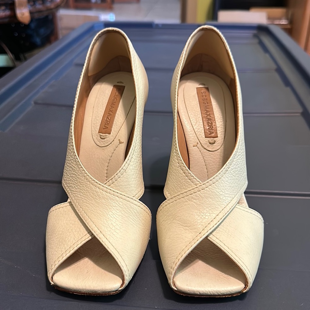 BCBG wedges